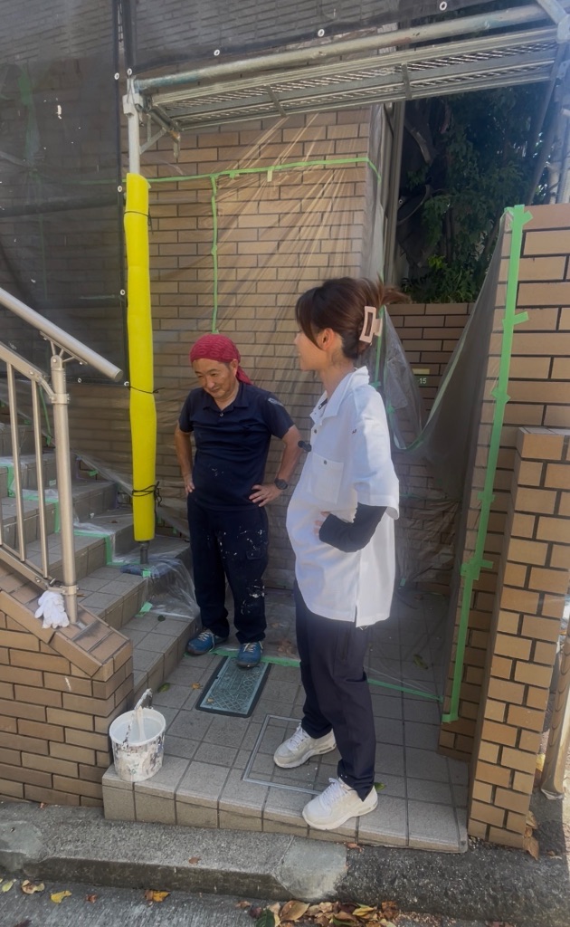 お客様対応 - 現場での打ち合わせ